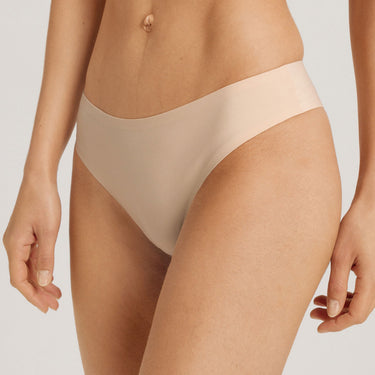 Invisible Touch string trusse