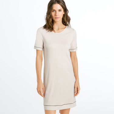 Hanro Natural Comfort natkjole kort ærme 90 cm almond Beige 1