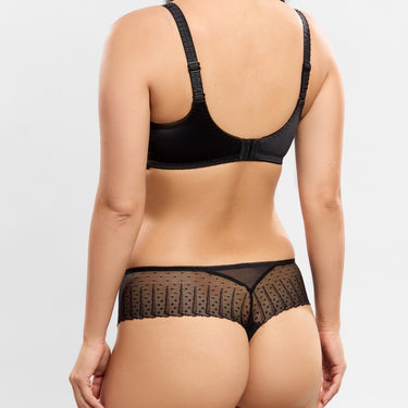 Amour string