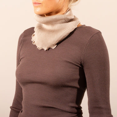 Oscalito Costina neck warmer