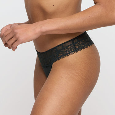 Jadei string