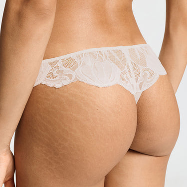 Lysia string trusse