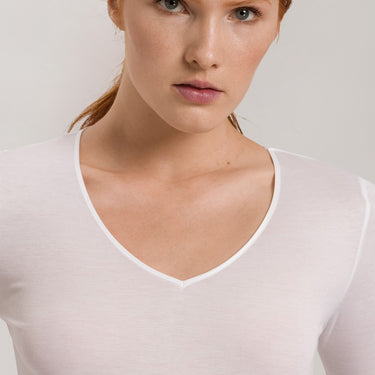 Hanro Cotton Seamless T-Shirt kort ærme V-hals white Hvid 2