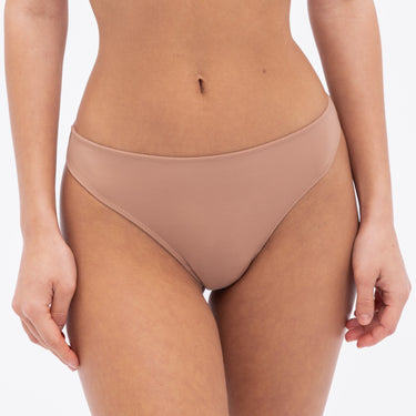 Nano Minimal string trusse