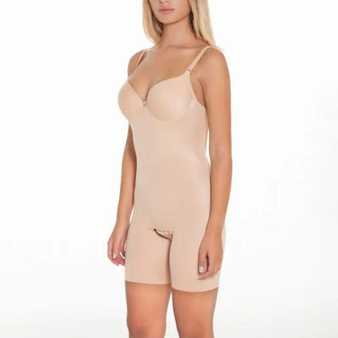 Nina body med ben og bar ryg