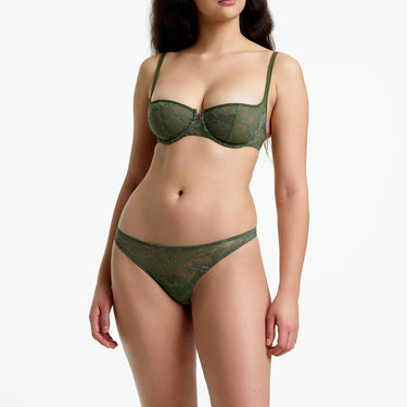 Louise string trusse
